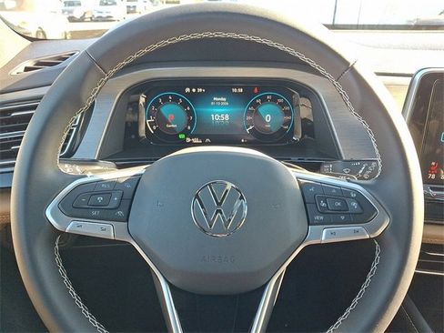 New 2026 Volkswagen Atlas Cross Sport SE image 10