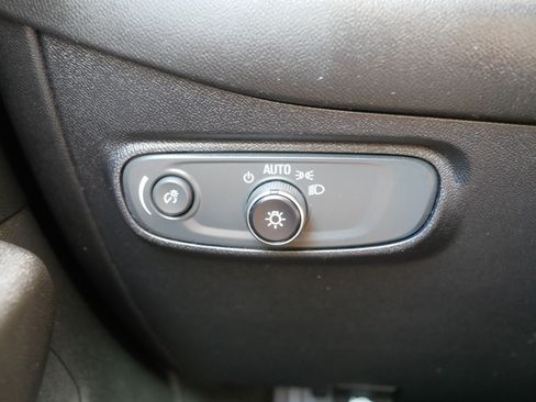 Used 2018 Chevrolet Equinox LT AWD/4WD image 26