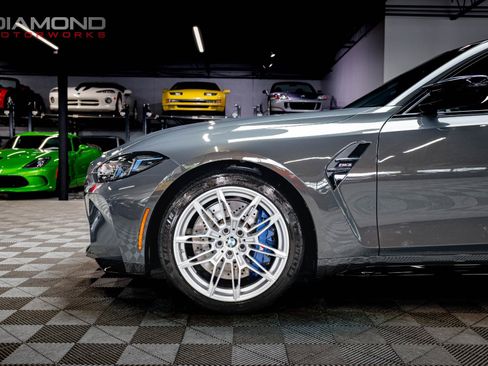 Used 2025 BMW M3 w/ M Carbon Exterior Package RWD image 13