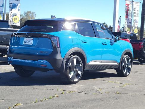 Used 2025 Nissan Kicks SR AWD/4WD image 2