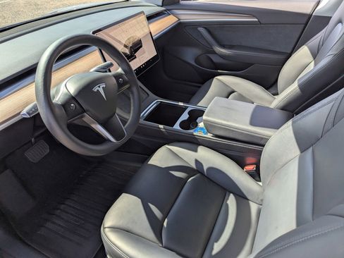 Used 2023 Tesla Model 3 Standard Range image 8