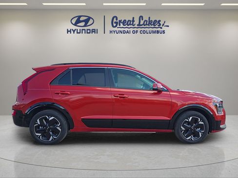 Used 2023 Kia Niro Wind w/ Wind Preserve Package FWD image 6