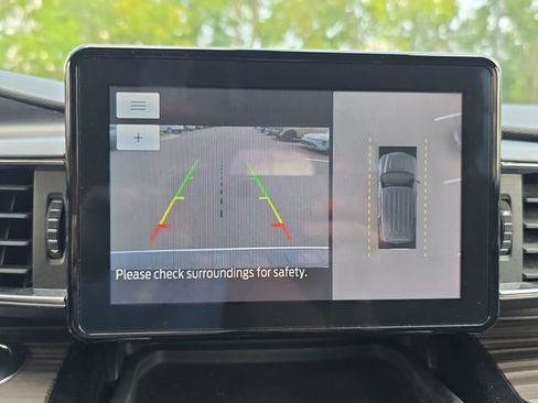 Used 2021 Ford Explorer Limited w/ Equipment Group 301A AWD/4WD image 24
