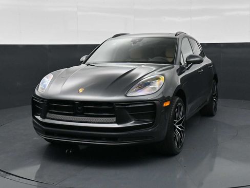 New 2026 Porsche Macan AWD/4WD image 28
