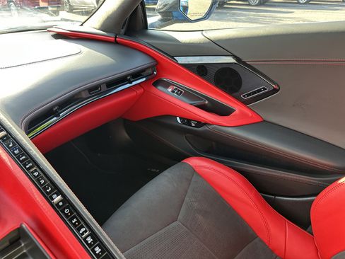 Used 2024 Chevrolet Corvette Stingray Premium Conv w/ Z51 Performance Package image 24