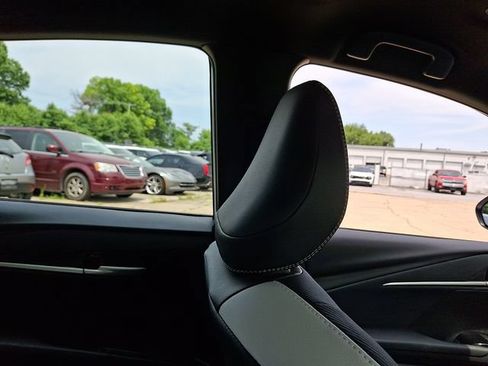 Used 2025 Toyota Camry SE FWD image 13