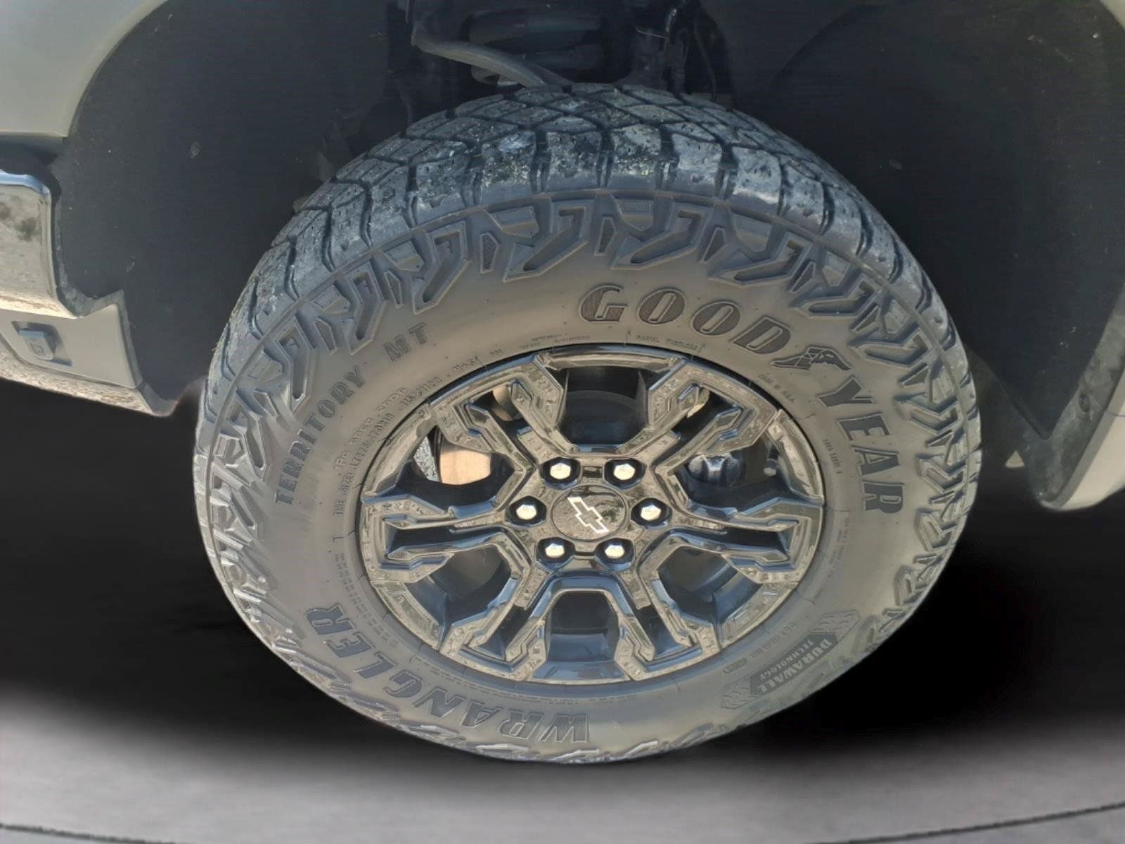 Used 2024 Chevrolet Silverado 1500 ZR2 w/ Technology Package AWD/4WD image 9