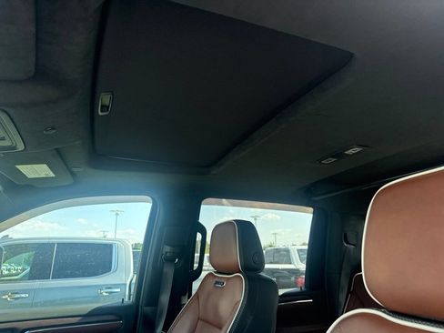 Used 2024 GMC Sierra 3500 Denali Ultimate AWD/4WD image 11