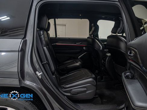 Used 2021 Jeep Grand Cherokee L Overland w/ Luxury Tech Group IV AWD/4WD image 35