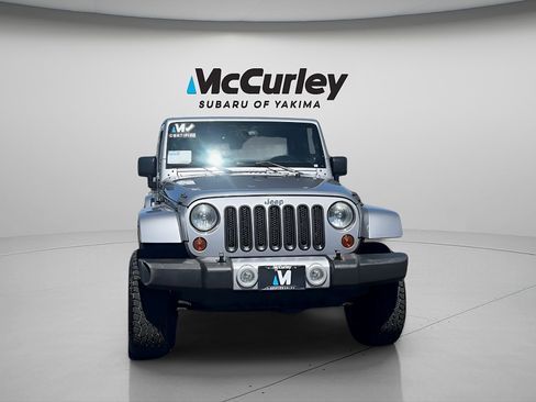 Used 2013 Jeep Wrangler Unlimited Sahara w/ Connectivity Group AWD/4WD image 9