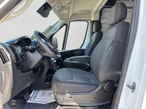 Used 2024 RAM ProMaster 2500 w/ Convenience Group FWD image 23