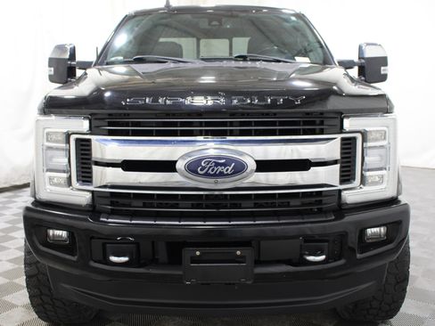 Used 2019 Ford F250 Platinum w/ Platinum Ultimate Package AWD/4WD image 35