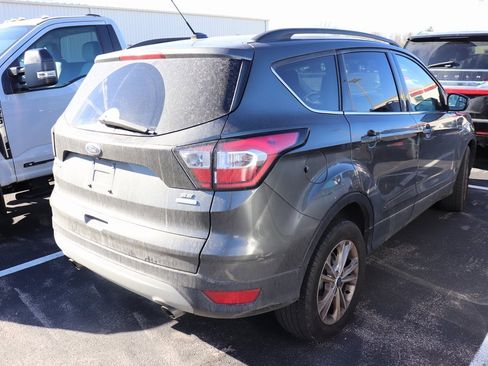 Used 2018 Ford Escape SE image 4