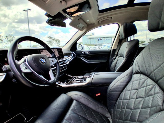Used 2023 BMW X7 xDrive40i w/ Parking Assistance Package AWD/4WD image 12