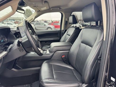 Used 2024 Ford Expedition XLT image 13