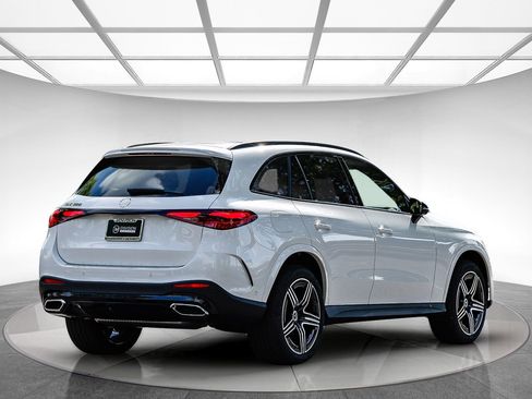 New 2025 Mercedes-Benz GLC 300 image 4
