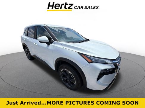 Used 2025 Nissan Rogue SV FWD image 1