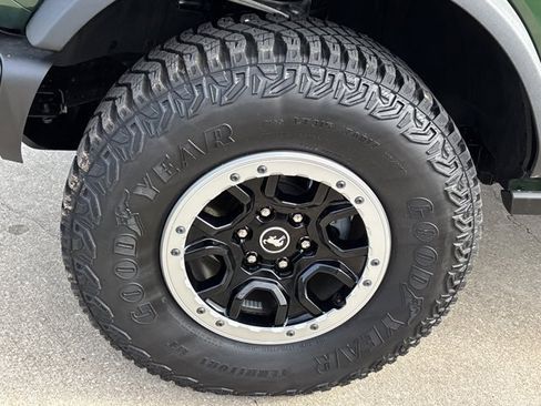 Used 2023 Ford Bronco Badlands w/ Sasquatch Package image 12