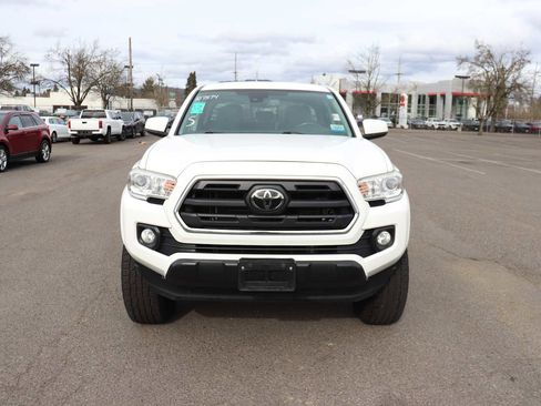 Certified 2019 Toyota Tacoma SR5 image 2