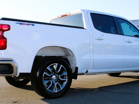 Used 2024 Chevrolet Silverado 1500 LT AWD/4WD image 6