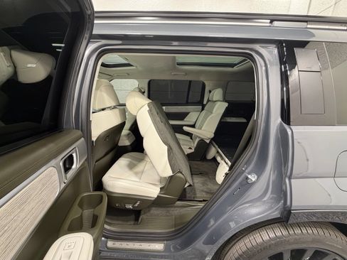 Used 2025 Hyundai Santa Fe Calligraphy AWD/4WD image 24