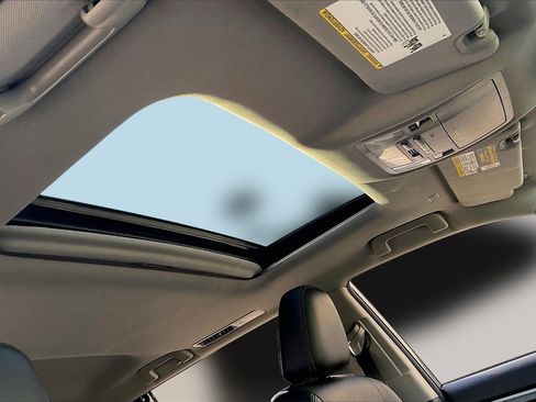 Used 2018 Toyota Highlander Limited image 17