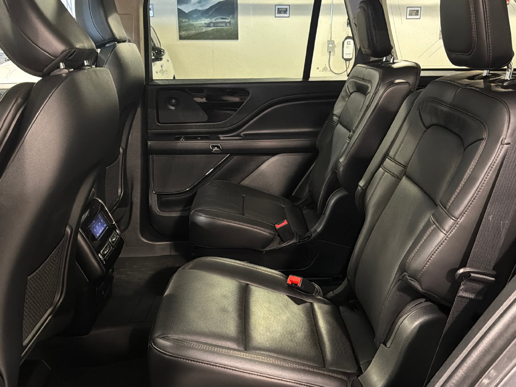 Used 2023 Lincoln Aviator Reserve w/ Elements Package Plus AWD/4WD image 22