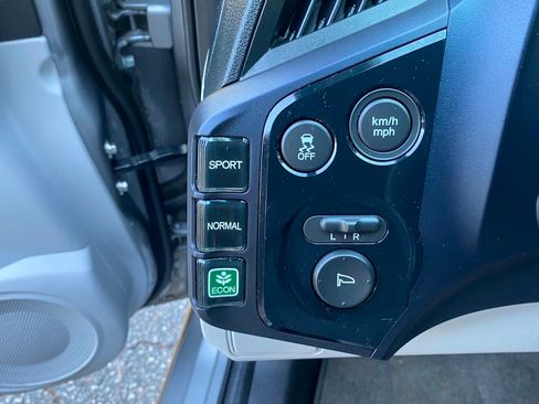 Used 2011 Honda CR-Z EX image 17
