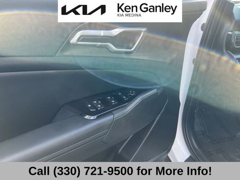 Certified 2025 Kia Sportage EX image 27