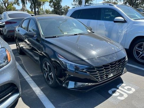 Used 2023 Hyundai Elantra Limited image 4