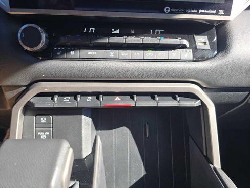 Used 2024 Toyota Tundra Limited image 27