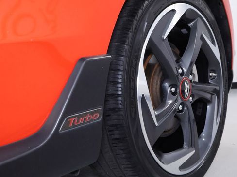 Used 2019 Hyundai Veloster Turbo R-Spec image 12