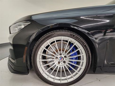 Used 2022 BMW ALPINA B7 xDrive w/ Luxury Rear Seating Package image 11