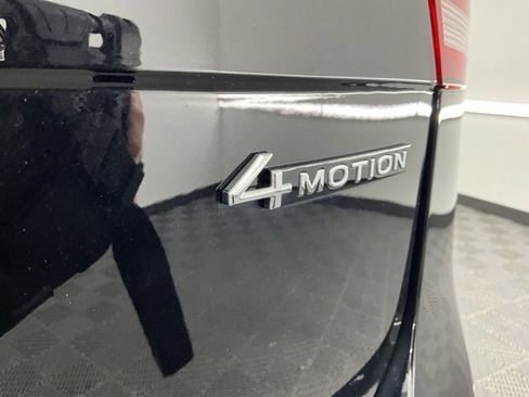 Used 2022 Volkswagen Tiguan SE image 27