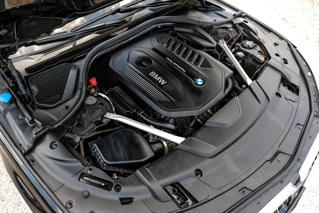 Used 2018 BMW 740i RWD image 45