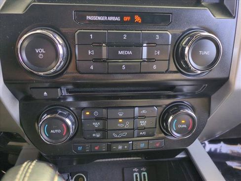 Used 2015 Ford F150 Lariat image 14