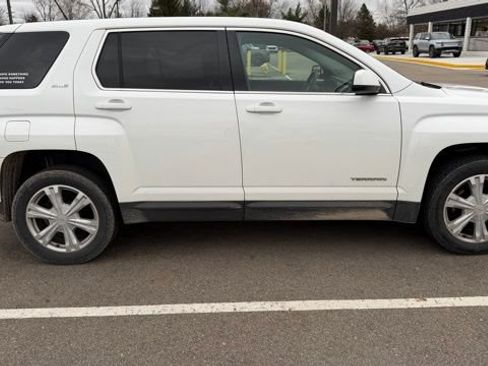 Used 2017 GMC Terrain SLE image 4