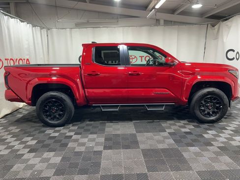 Used 2025 Toyota Tacoma SR5 image 10
