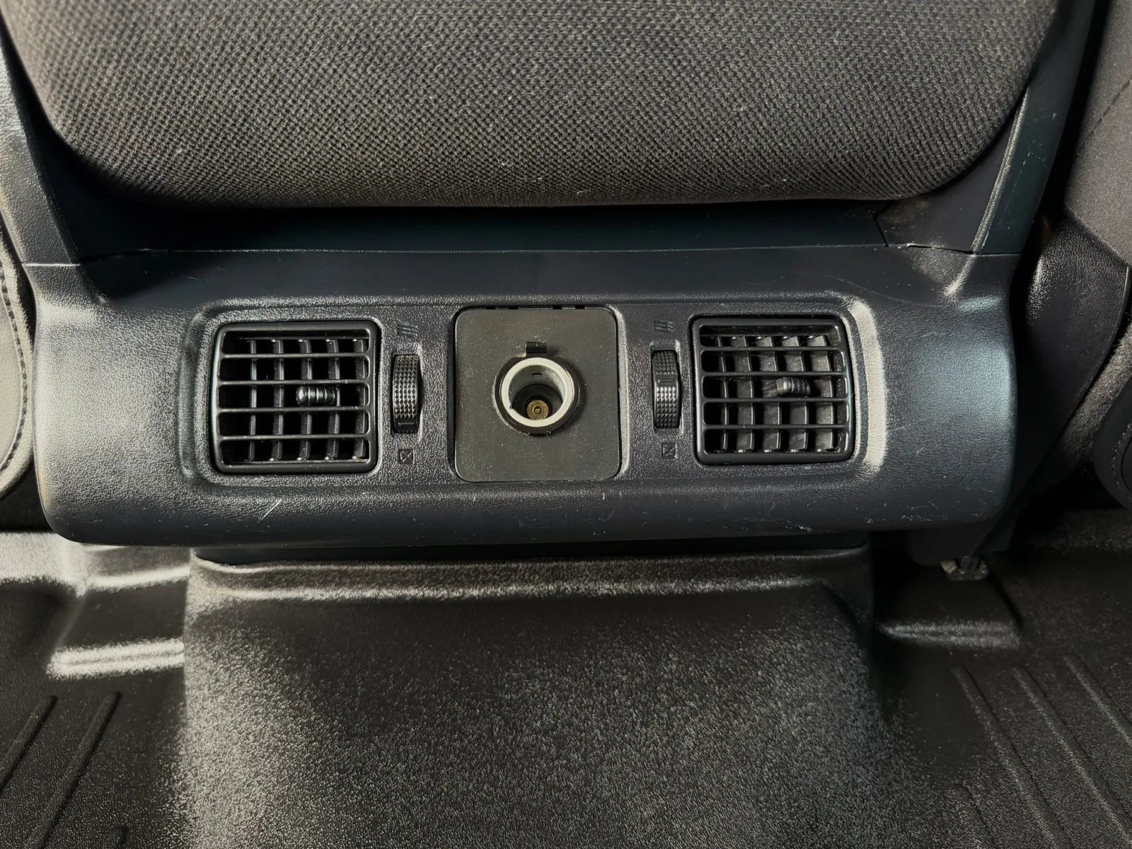 Used 2013 Toyota Tundra 4x4 CrewMax w/ Tow Pkg image 63