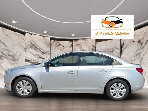 Used 2014 Chevrolet Cruze LS image 3