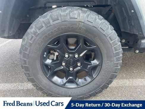 Used 2023 Jeep Gladiator Sport AWD/4WD image 21