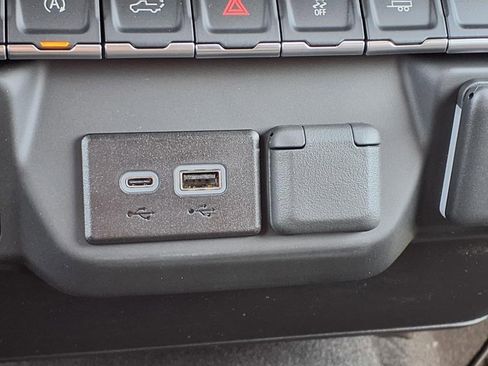 New 2025 Chevrolet Silverado 1500 Custom image 15