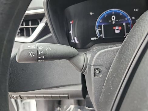 Used 2026 Toyota Corolla LE FWD image 22