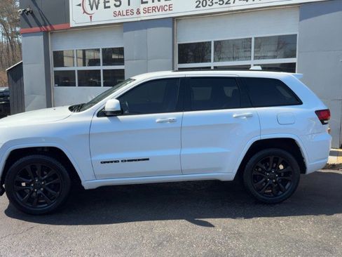 Used 2019 Jeep Grand Cherokee Altitude image 8