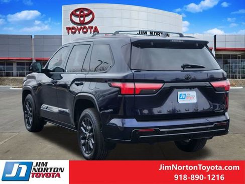 Used 2025 Toyota Sequoia Platinum image 8