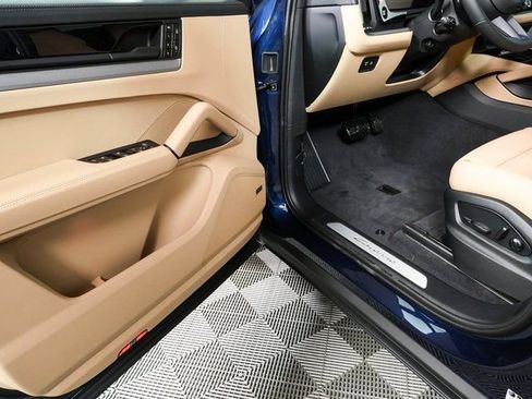 New 2026 Porsche Cayenne Coupe image 8