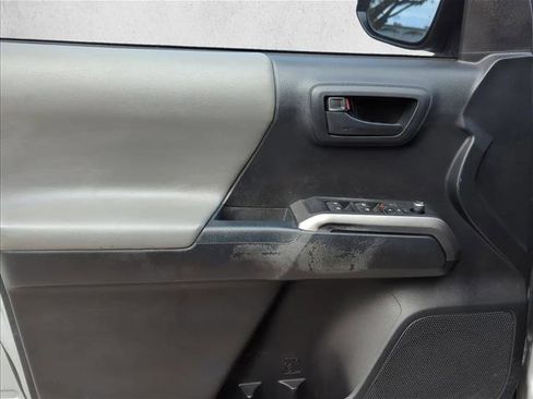 Used 2018 Toyota Tacoma SR5 image 10