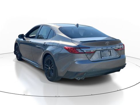 Used 2025 Toyota Camry LE FWD image 4