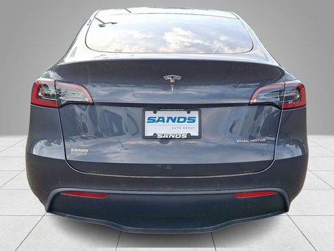 Used 2022 Tesla Model Y Long Range image 6