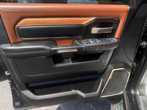 Used 2022 RAM 3500 Limited AWD/4WD image 7